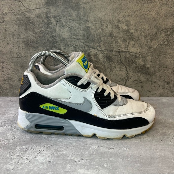 Nike Air Max 90 Running Shoes Womens sz 8 - white/black - Picture 1 of 7